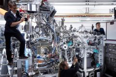 Electrons Researchers Polarons Properties Compound Signal